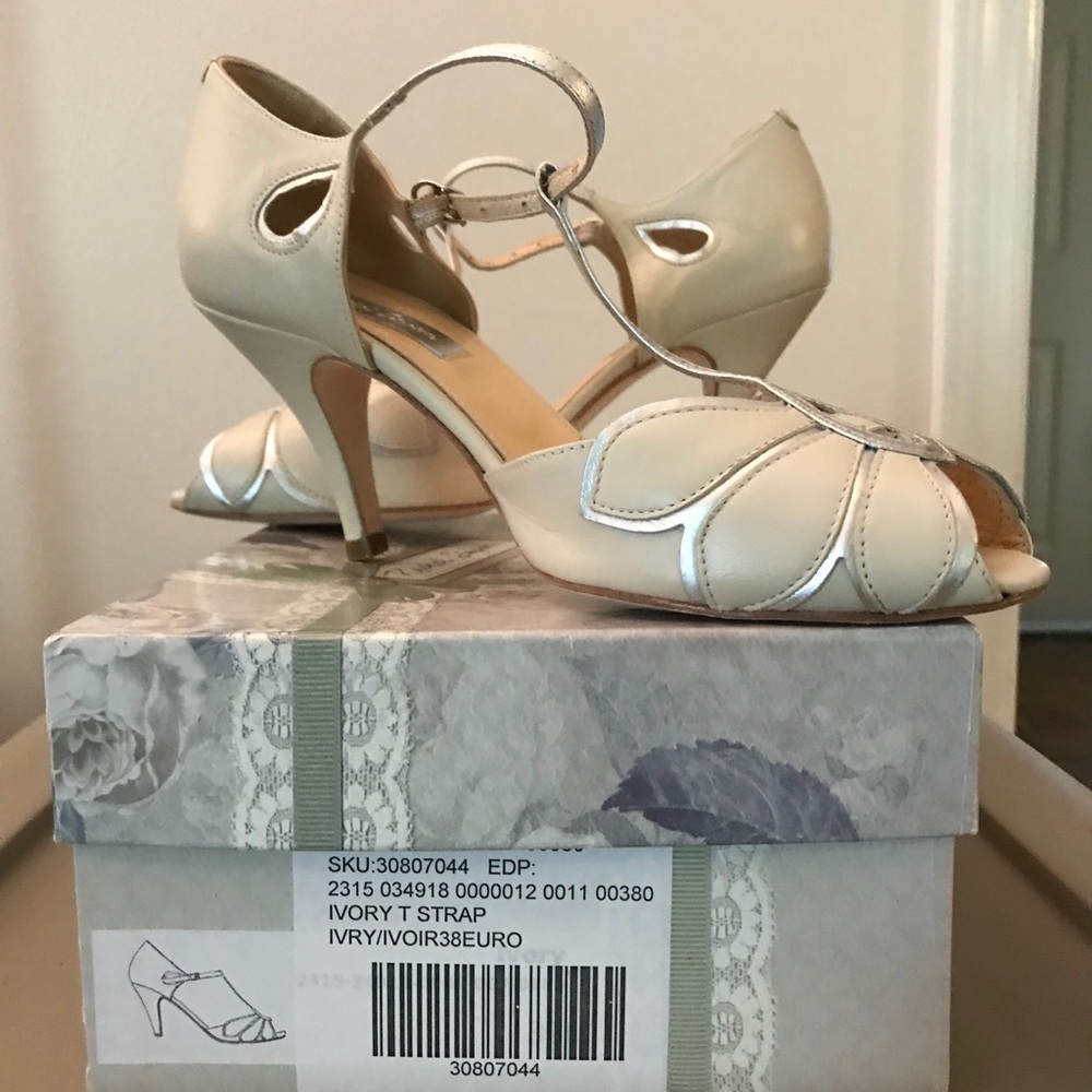 Size 38 Rachel Simpson ivory t-strap Mimosa heels
